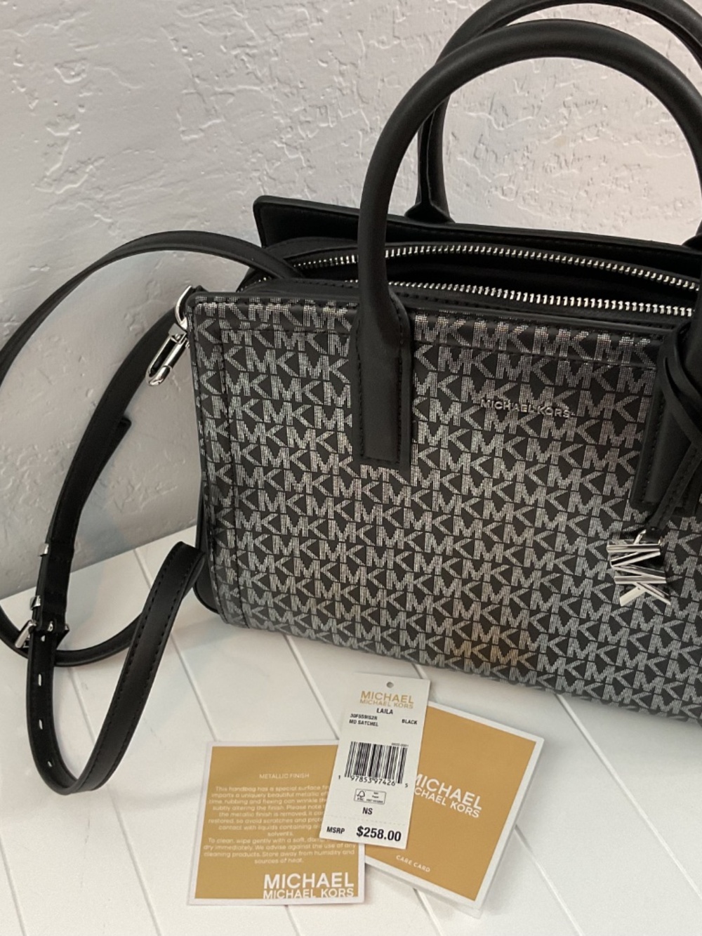 Michael Kors Laila Signature Logo Crossbody Bag NWT - Picture 4 of 11